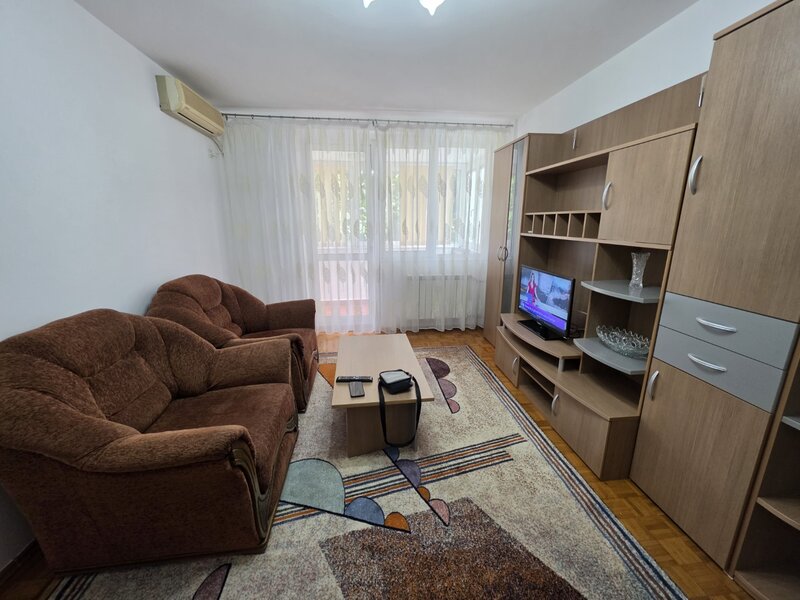 Basarabia, intersectie Campia Libertatii, langa parcul Gheorghe.Petrascu